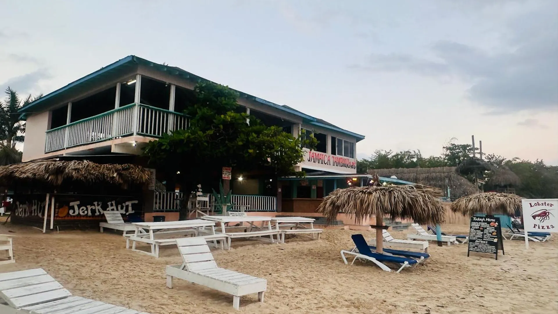 Tamboo Resort Негрил Отель